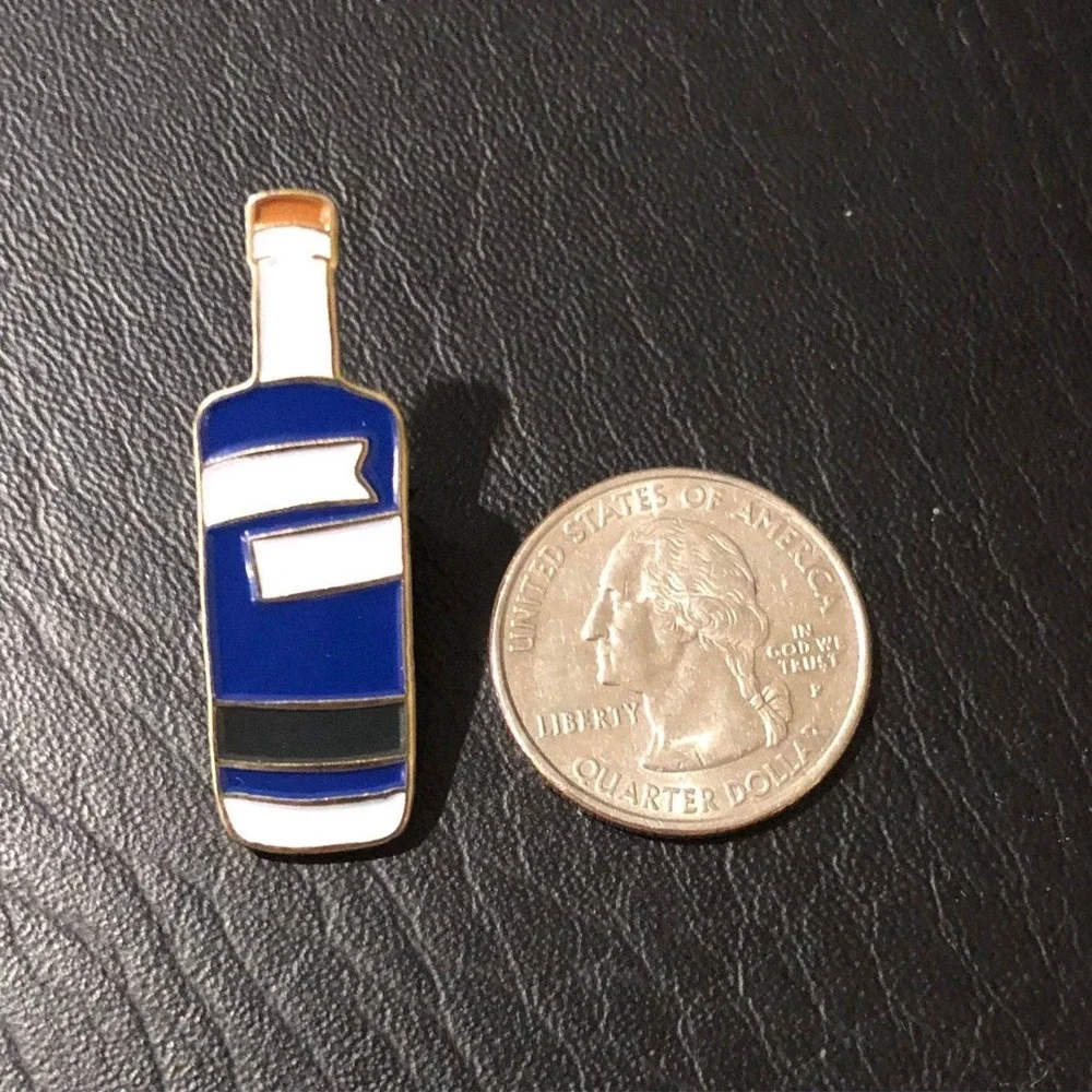 New! Empress 1908 Purple Indigo Gin‎ Canadian Bartender Pin Button Pushback